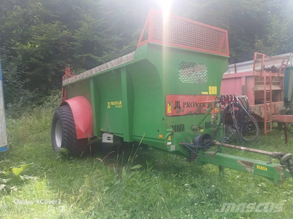 Pronar NV161/4 肥料撒布機