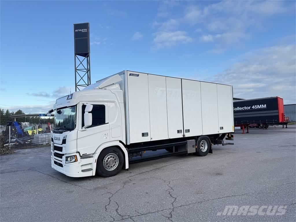 Scania P320 4X2 貨箱式卡車