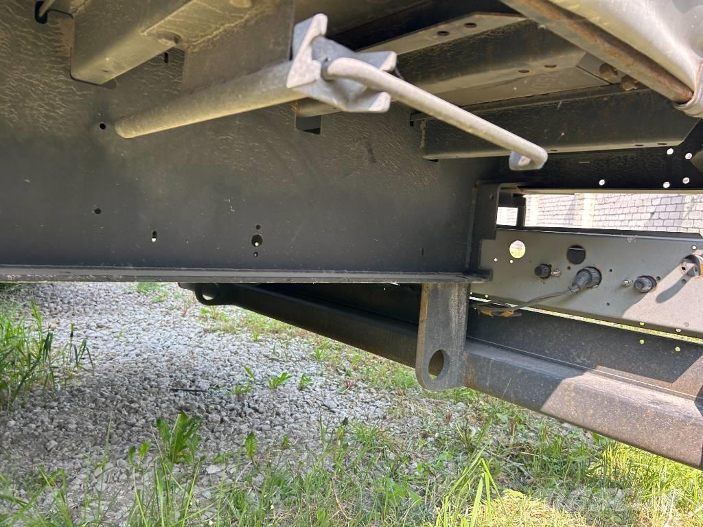 Kögel SN 24 篷布半拖車