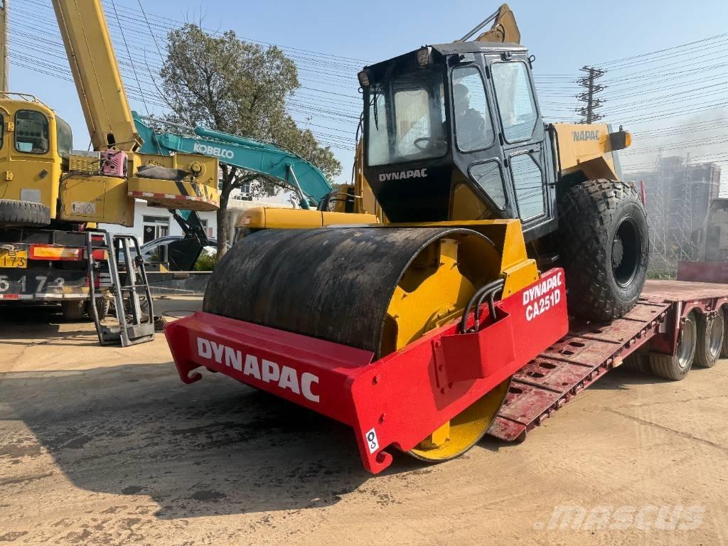 Dynapac CA 251 D 單輪滾壓機