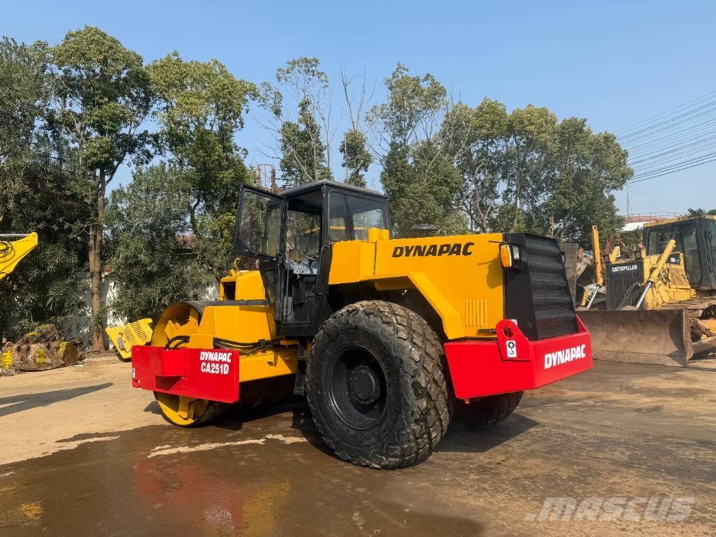 Dynapac CA 251 D 單輪滾壓機