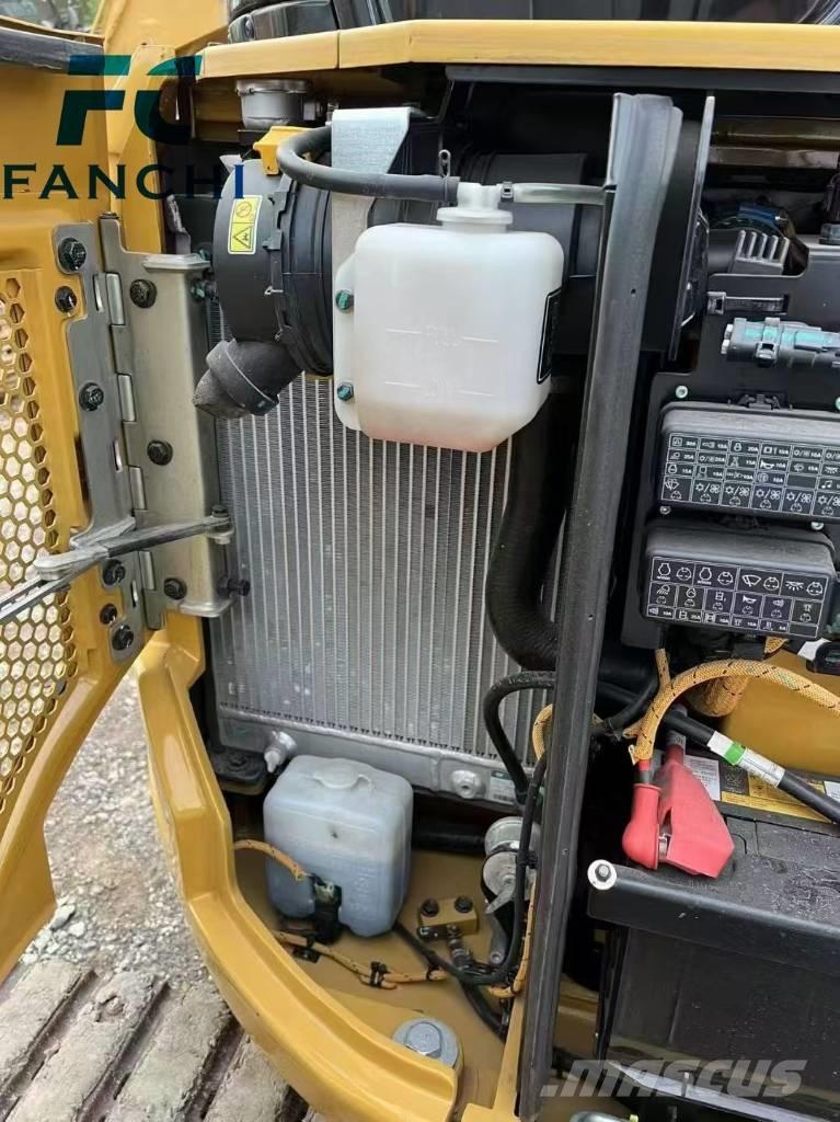 CAT 303 小型挖土機/掘鑿機<7t(小型挖掘機)