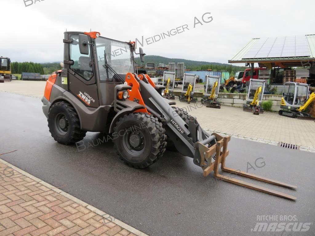 Hitachi ZW 95 輪胎式裝載機