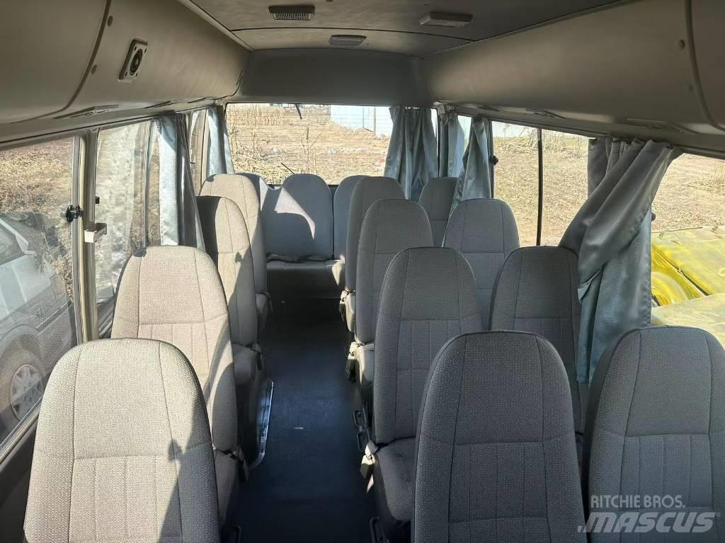 Toyota Coaster Bus 迷你巴士