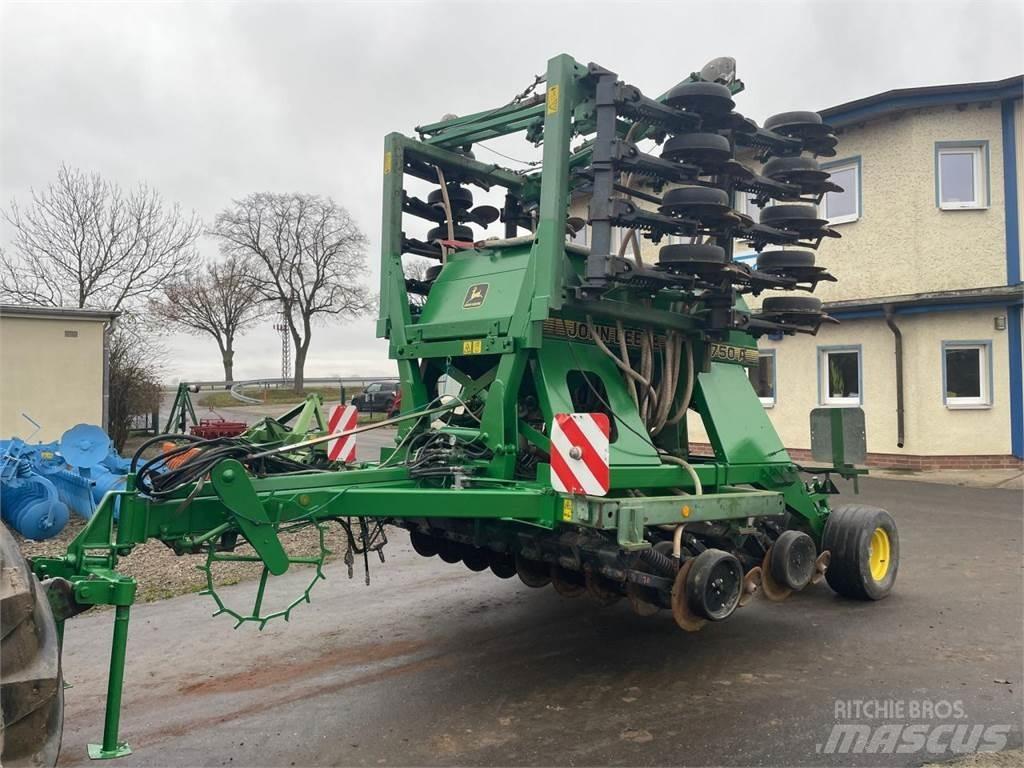 John Deere 750A 6m 精密播種機