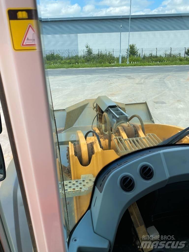 Liebherr L 576 輪胎式裝載機