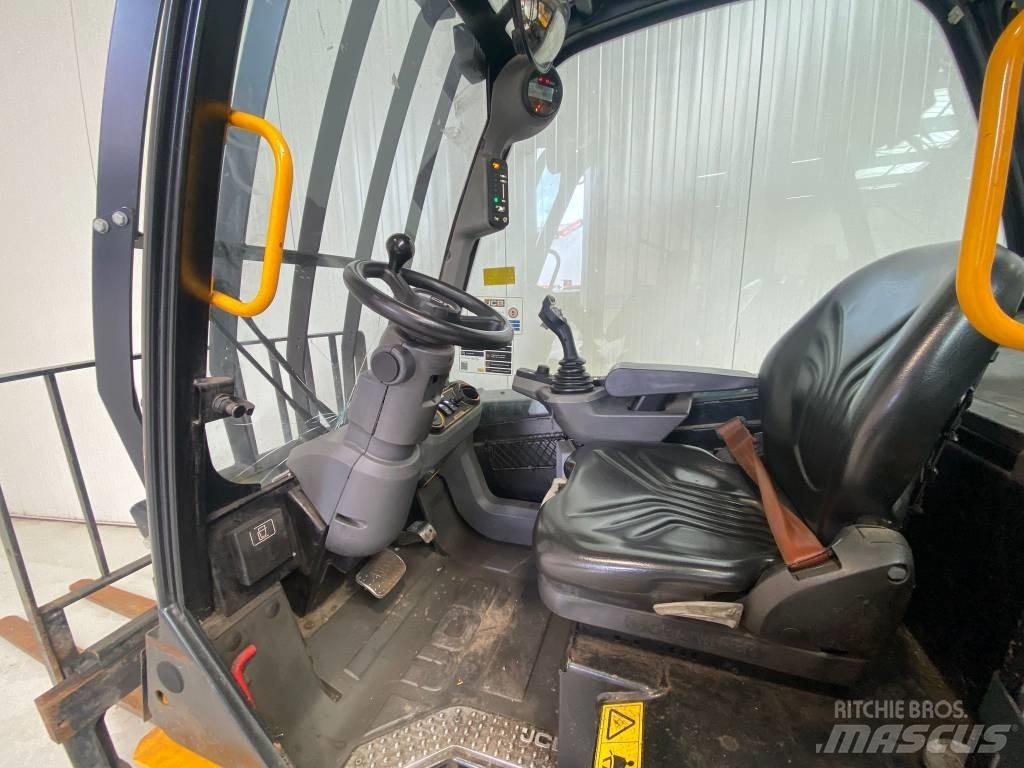 JCB TLT30-19D-2WD 柴油卡車