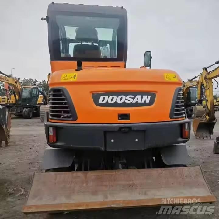 Doosan DX60W 旋轉式挖土機/掘鑿機/挖掘機