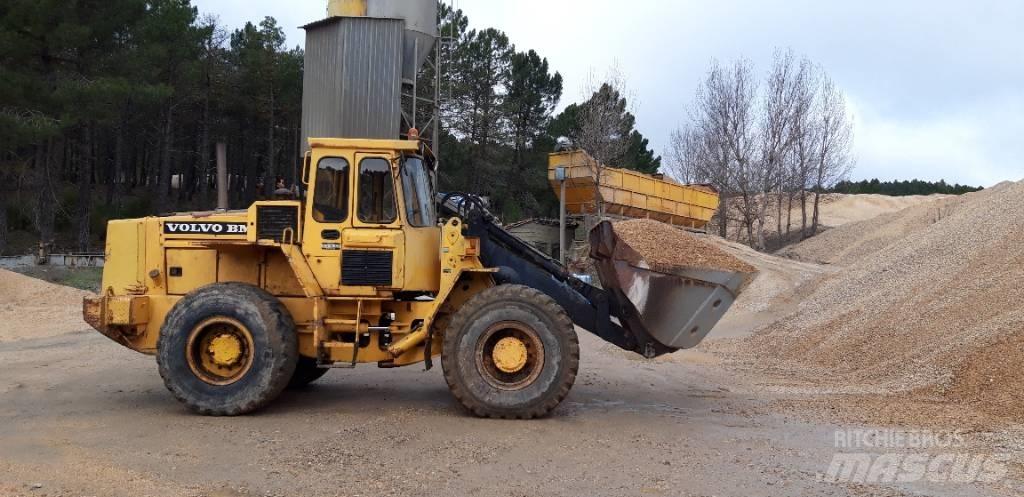  Cargadora volvo L90 小型裝載機