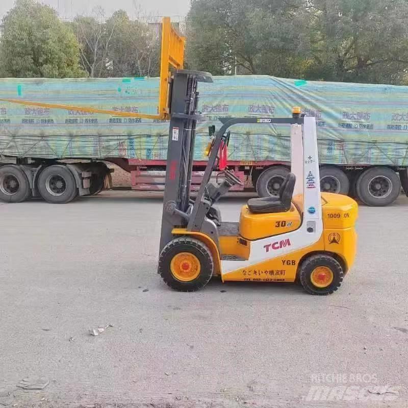 TCM 30 前伸式堆高機(叉車)