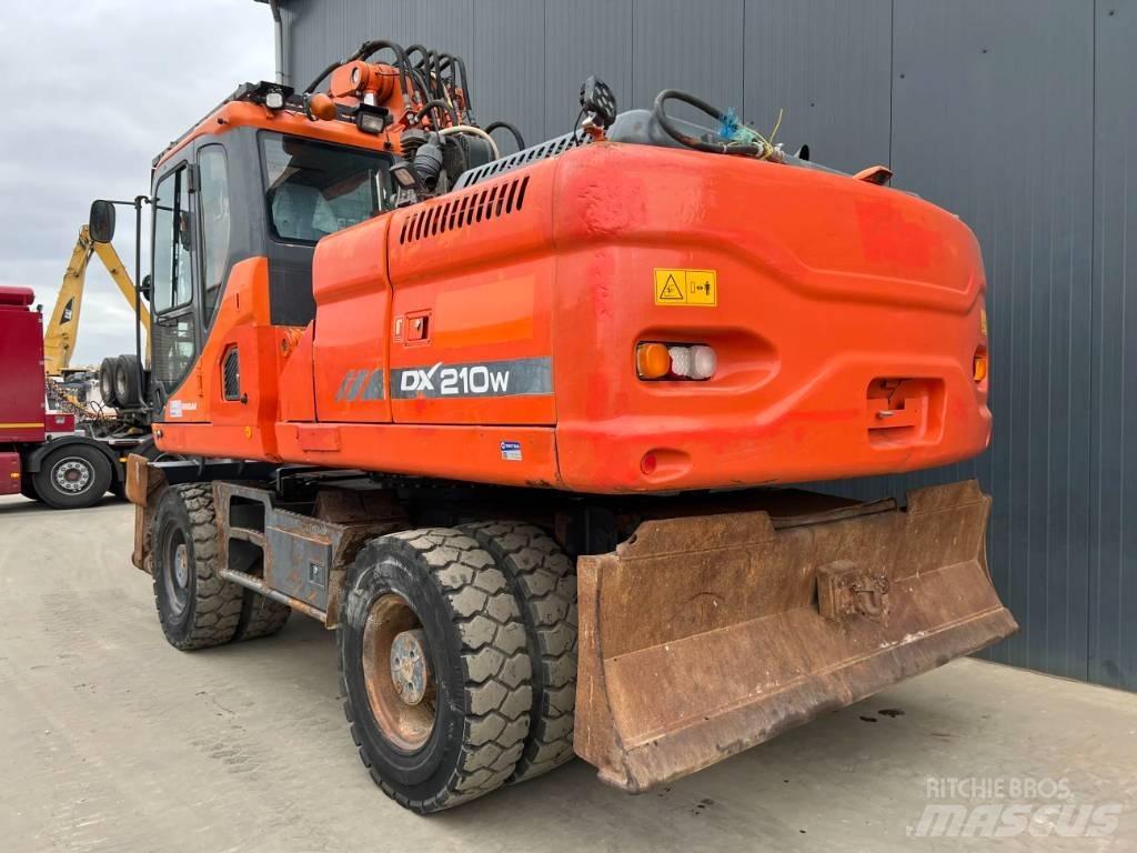 Doosan DX210W 旋轉式挖土機/掘鑿機/挖掘機