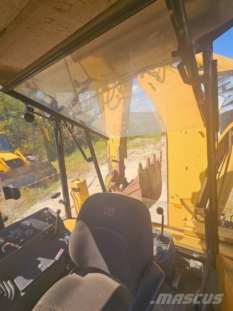 CAT 428 C 反鏟裝載機