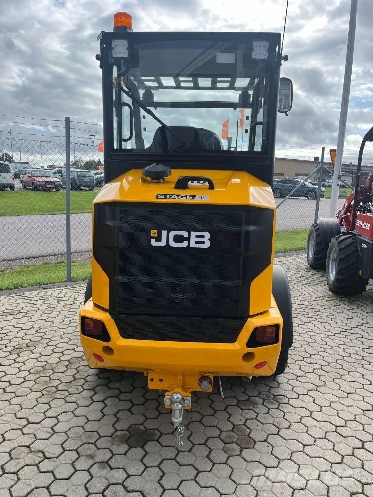 JCB 403 Agri Plus 滑移轉向裝載機