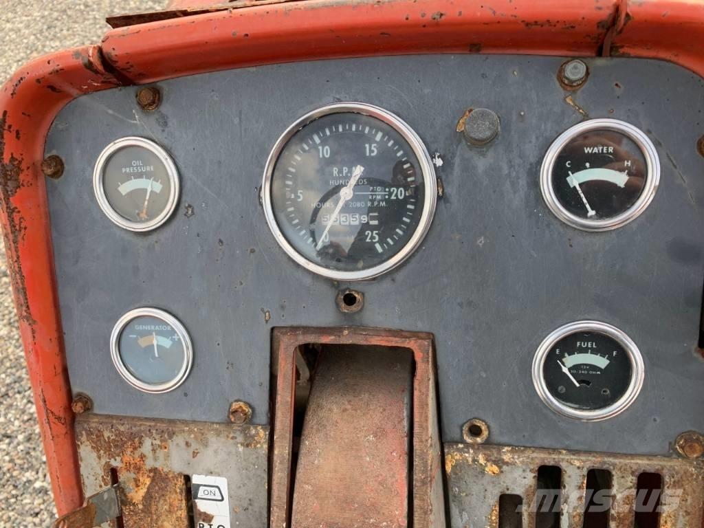 Massey Ferguson 1100 曳引機