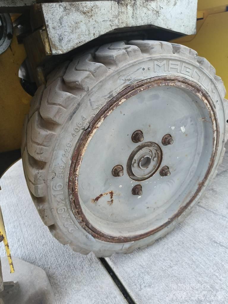 PB PB 225-12 ES 剪式升降機
