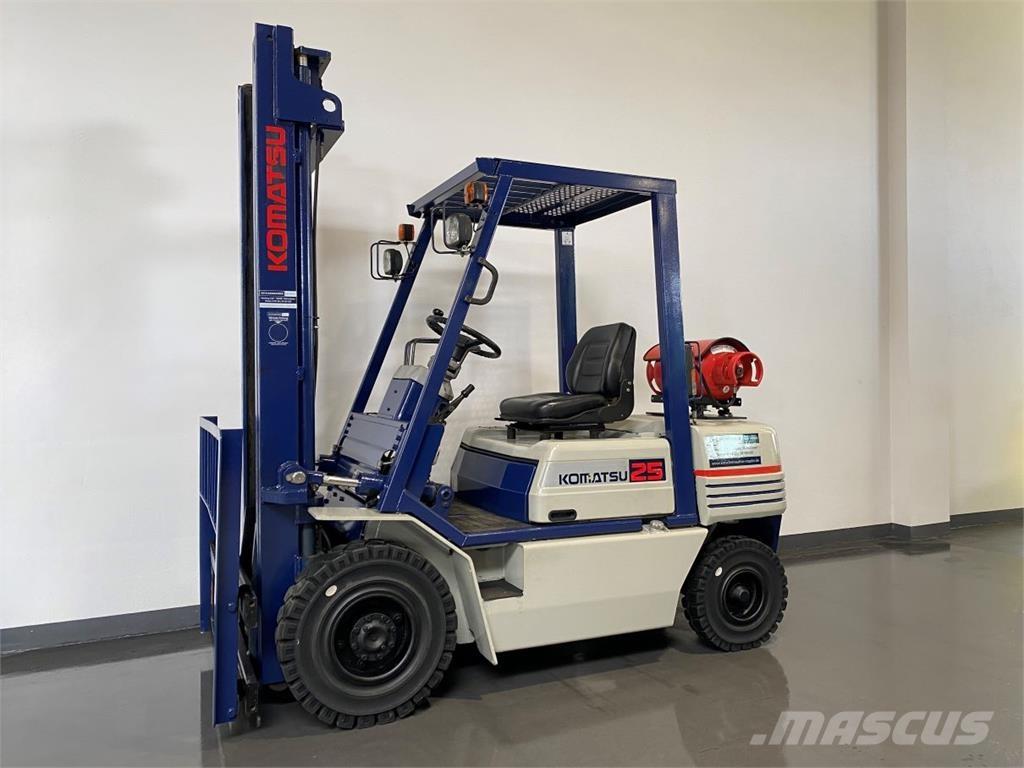 Komatsu FG25T-11E 液化石油氣LPG卡車