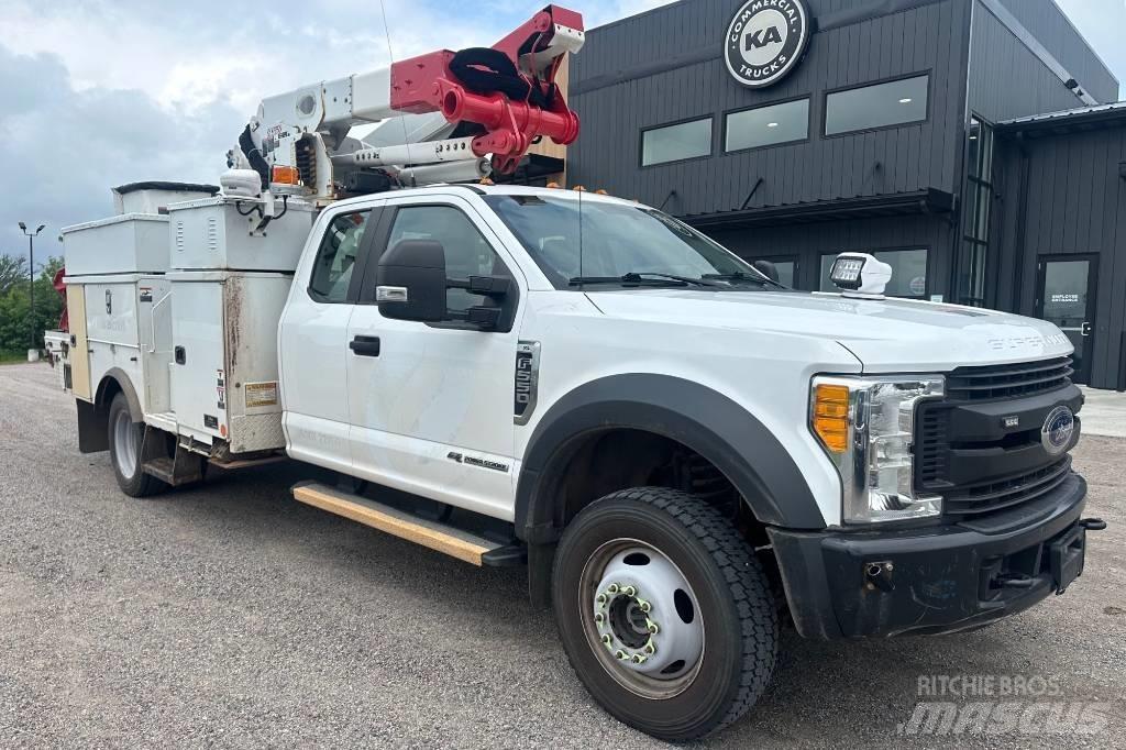 Ford F 550 XL SD 卡車裝載高空作業車