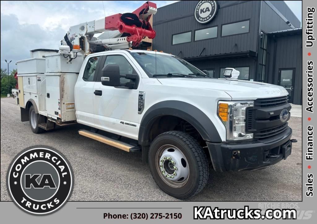Ford F 550 XL SD 卡車裝載高空作業車