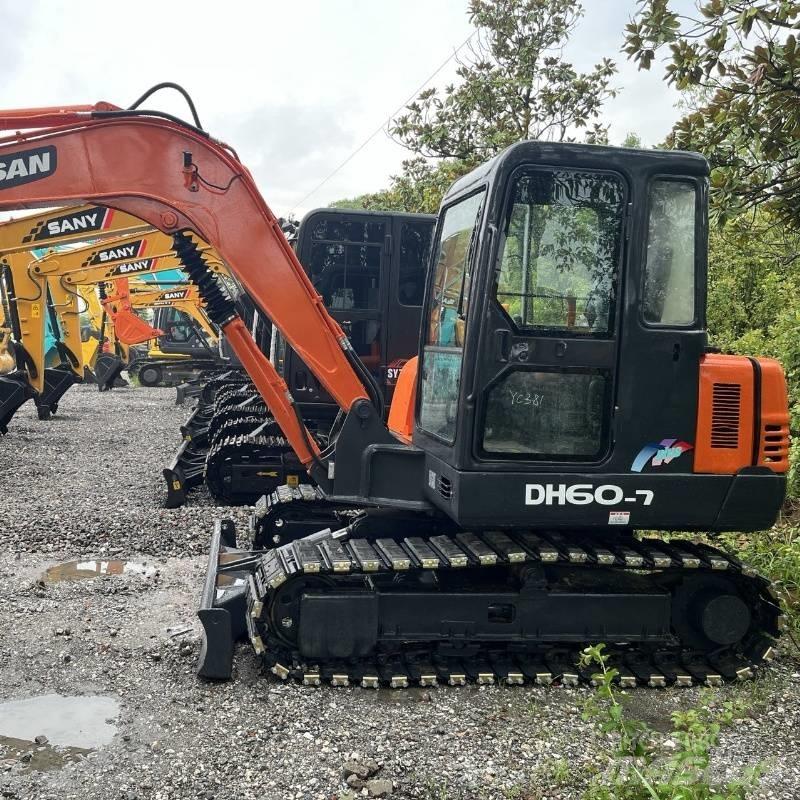 Doosan DH 60 小型挖土機/掘鑿機<7t(小型挖掘機)
