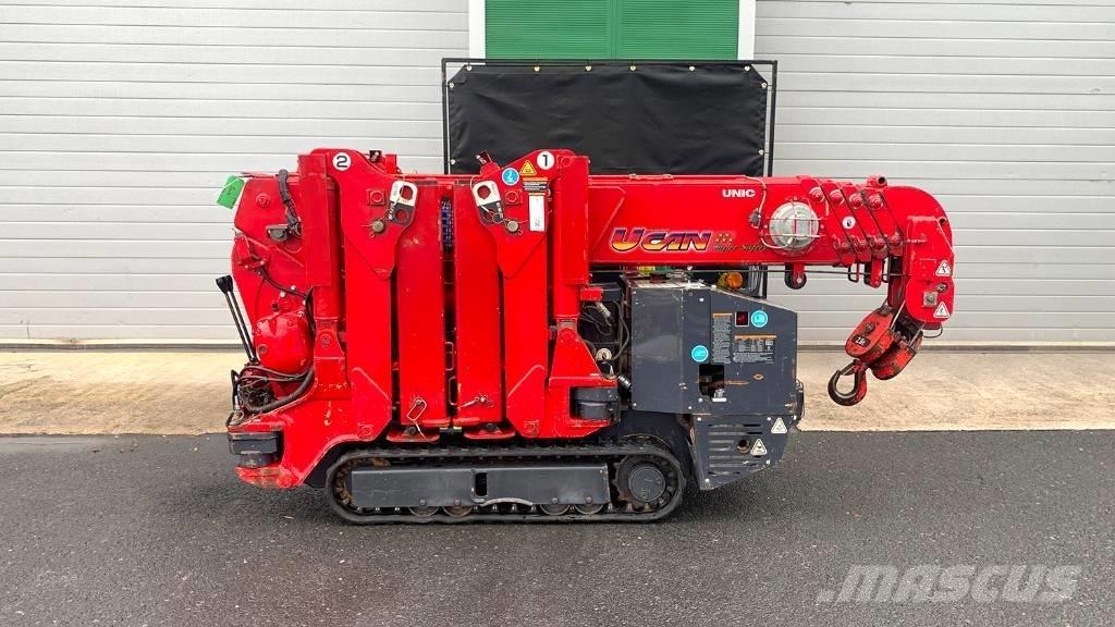 Unic URW 295 小型起重機