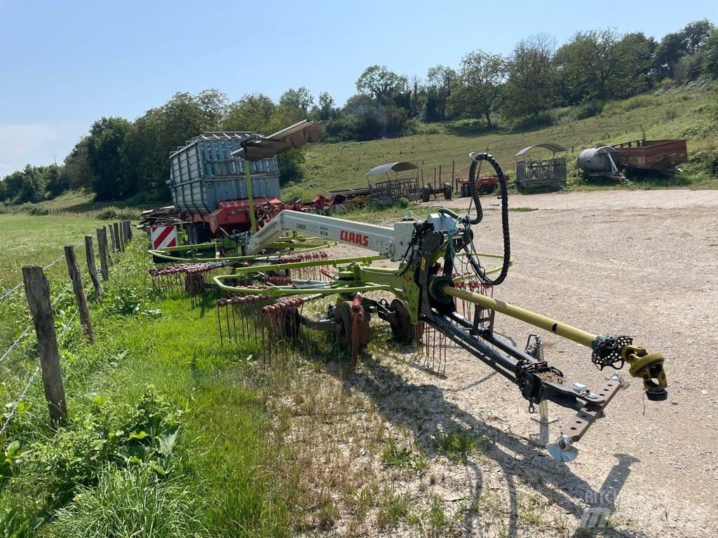 CLAAS Liner 700 堆草機