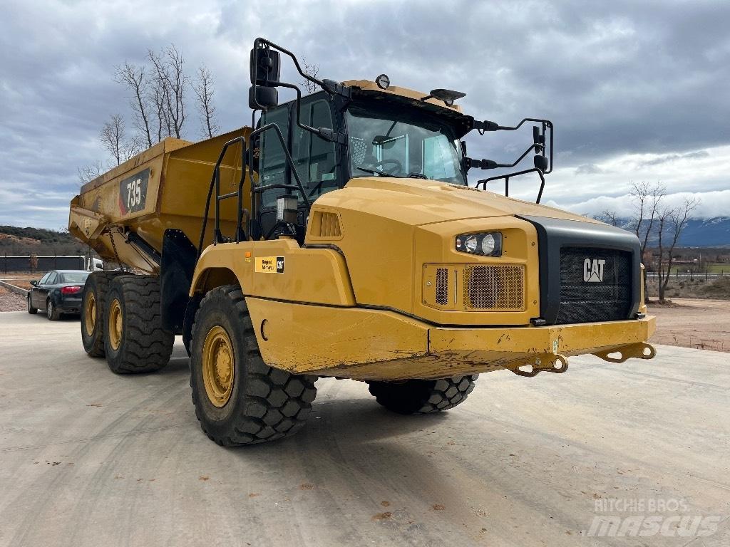 CAT 735 鉸接式起吊車