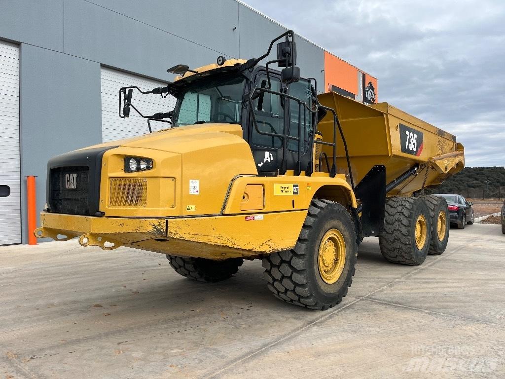 CAT 735 鉸接式起吊車