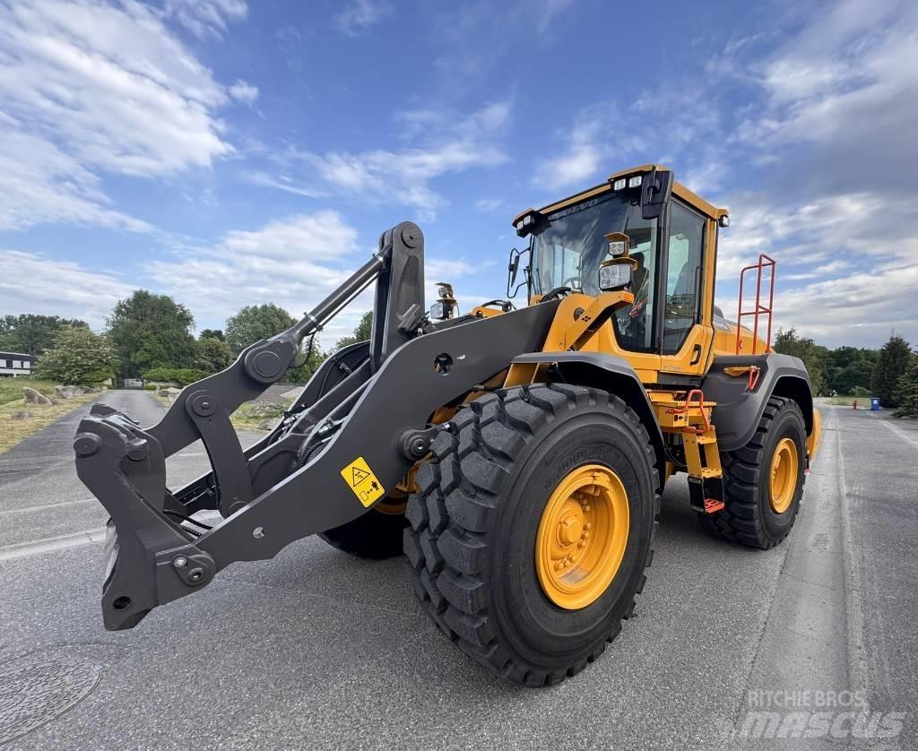 Volvo L 120 H2 輪胎式裝載機