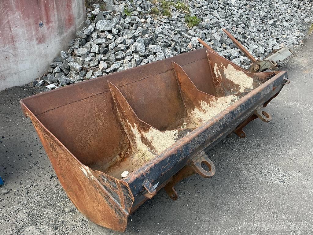 John Deere 3420 農業用伸縮臂裝載機