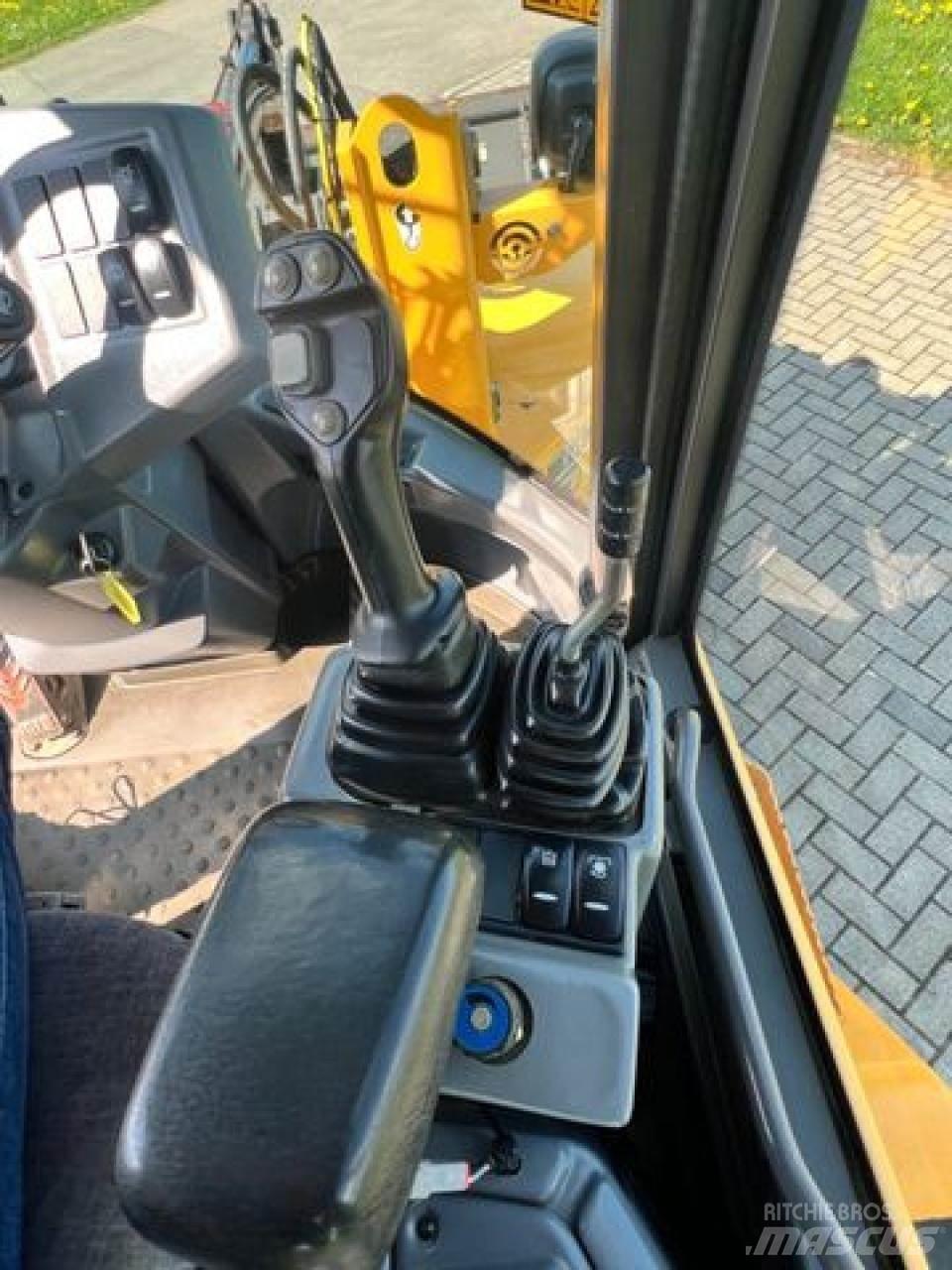 Volvo L30G 輪胎式裝載機