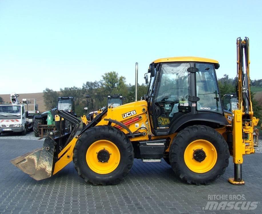 JCB 4CX 反鏟裝載機