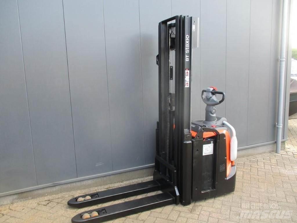 Toyota SPE 120L 行走控制式堆積機