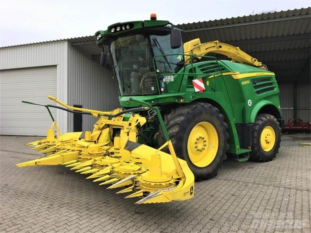 John Deere 8300i 自走式飼料採集機