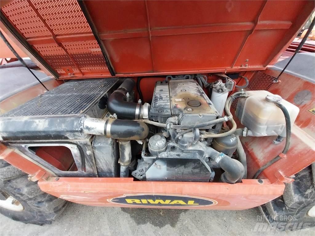 Manitou 2150MRT 伸縮臂操作車