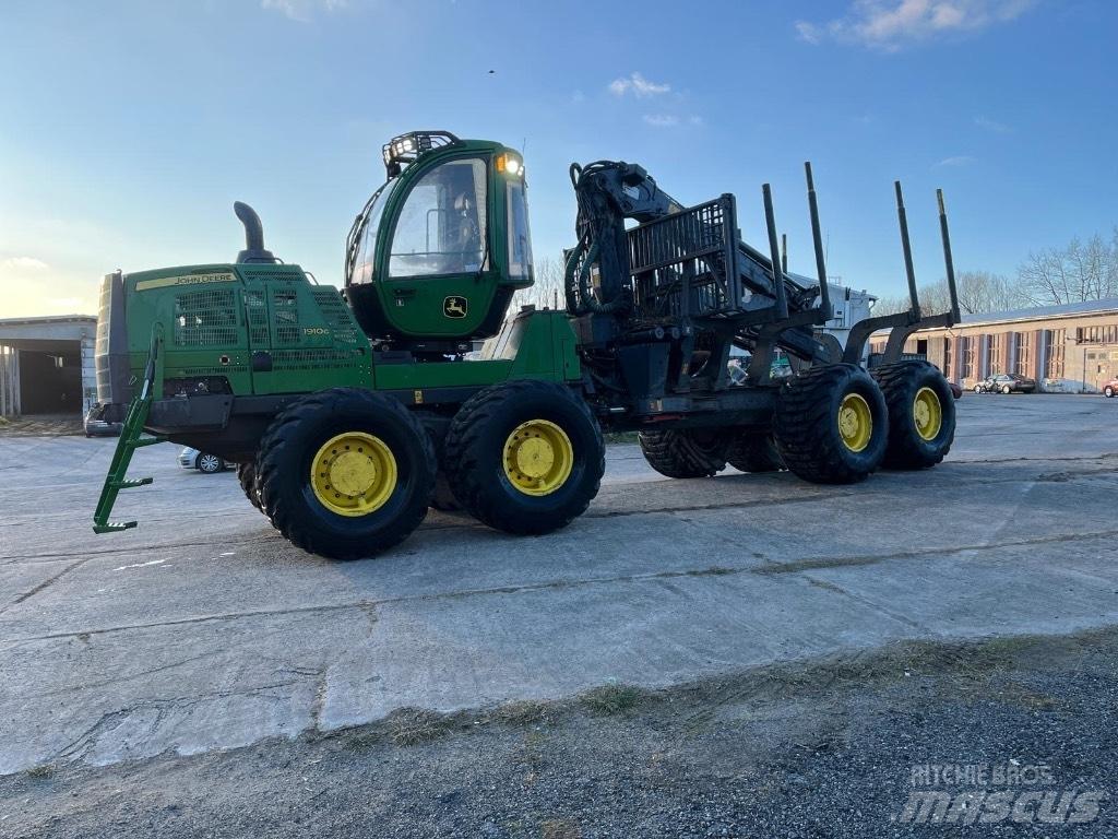 John Deere 1910G 集運機