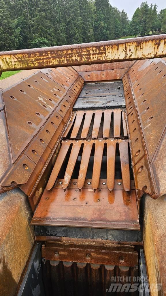  Jonsson Sandvik 612 移動式壓碎機
