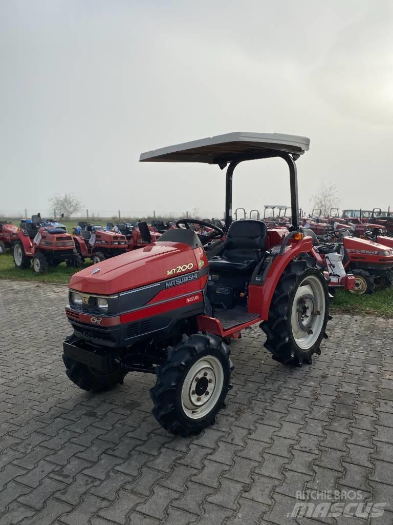 Mitsubishi MT200 小型曳引機