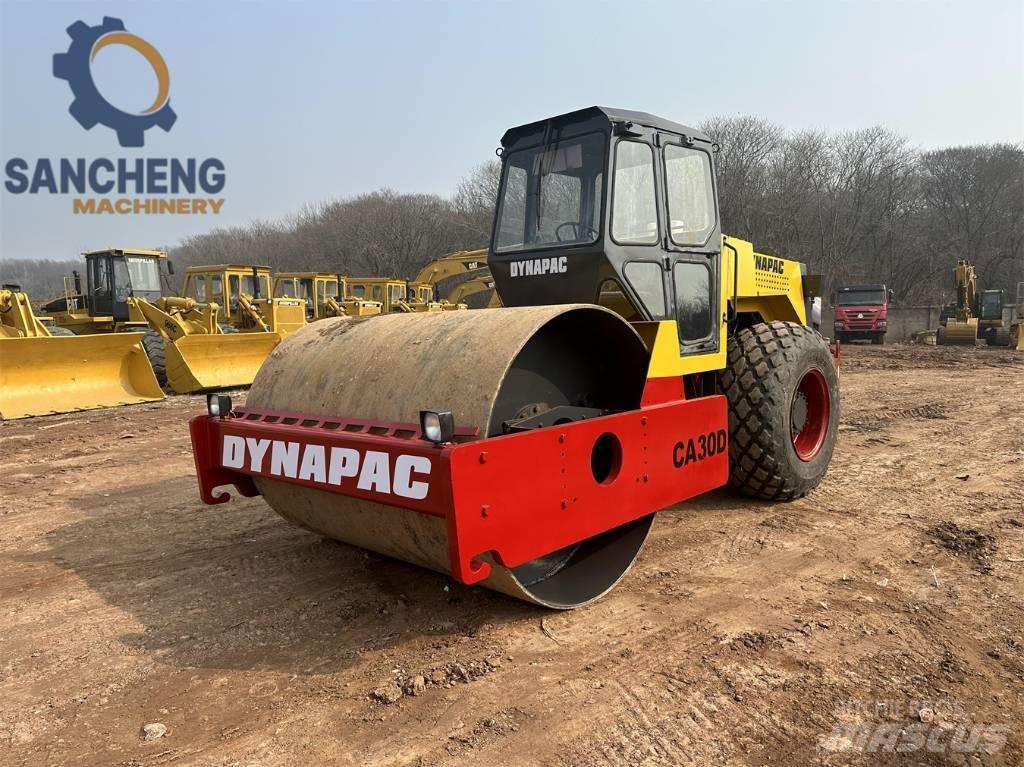 Dynapac CA 30 D 單輪滾壓機