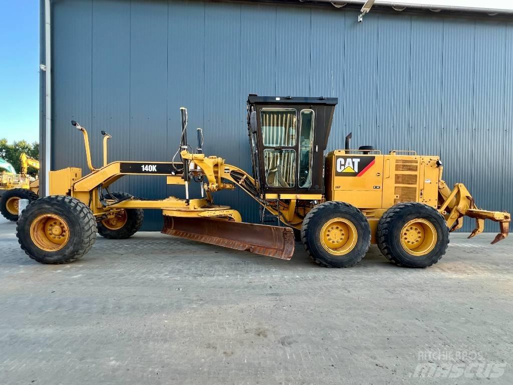 CAT 140K 平土機