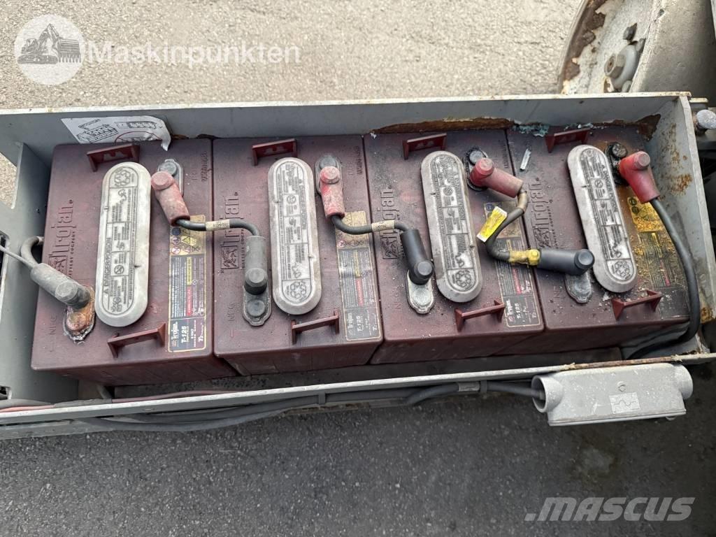 SkyJack SJ III 4626 剪式升降機