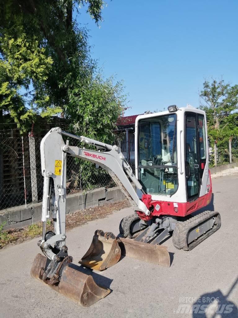 Takeuchi TB 216 小型挖土機/掘鑿機<7t(小型挖掘機)