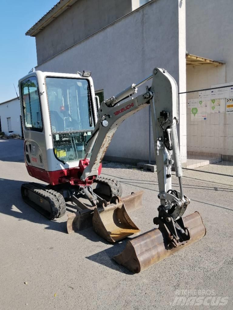 Takeuchi TB 216 小型挖土機/掘鑿機<7t(小型挖掘機)