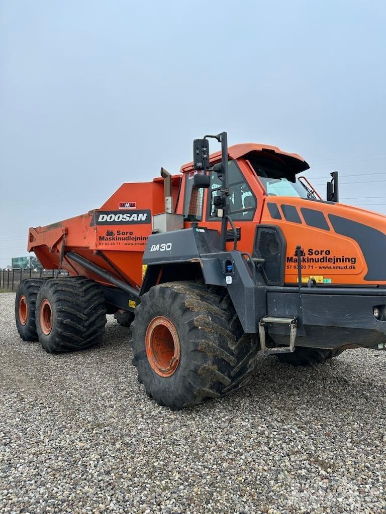 Doosan DA 30 側卸礦車