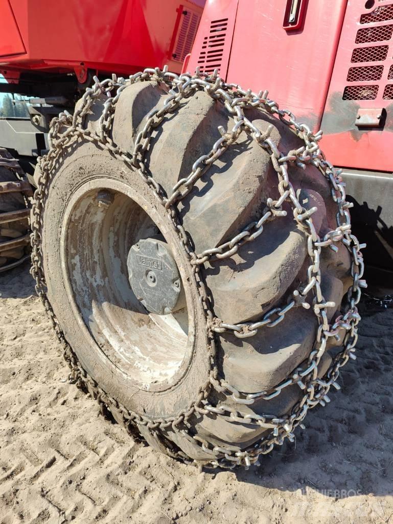 Komatsu 901 TX 收穫機