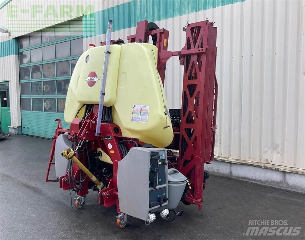 Hardi MEGA 1200 牽引式噴霧機