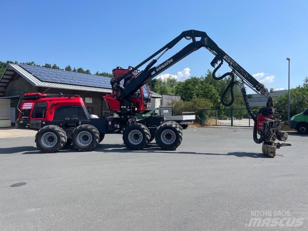 Komatsu 901 XC 收穫機