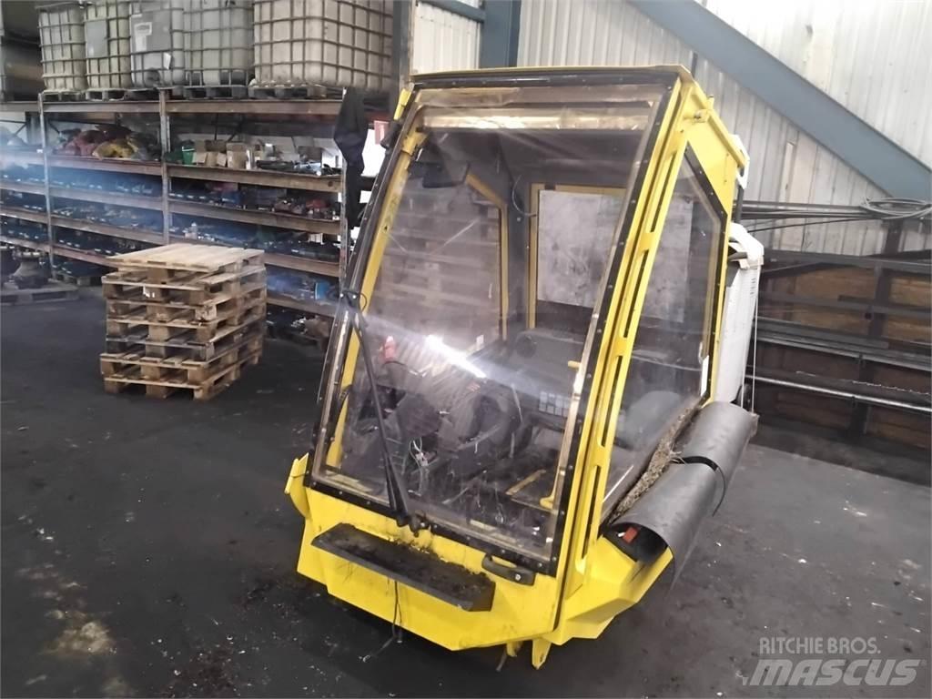 Eco Log 580 駕駛室與內部