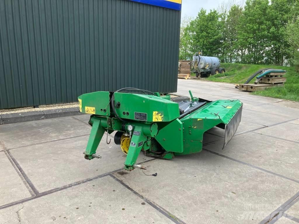 John Deere 328 割草劑