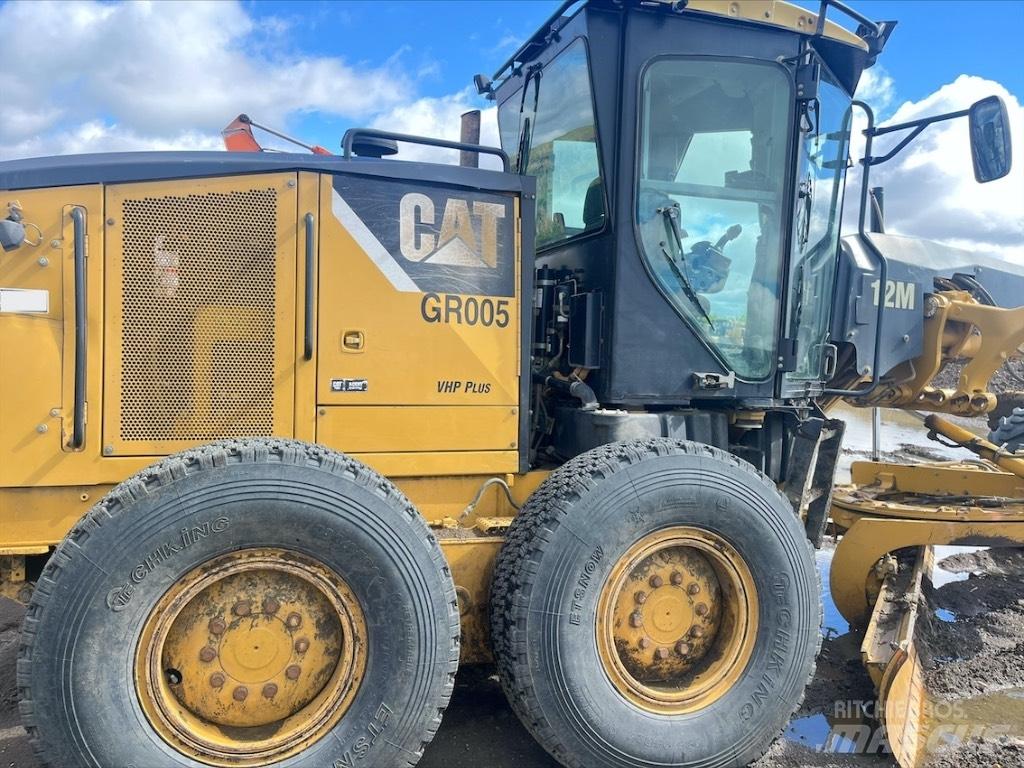 CAT 12 M 平土機