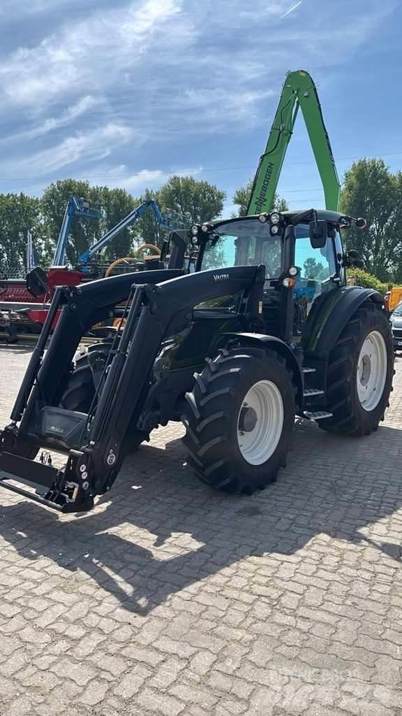 Valtra G135 曳引機